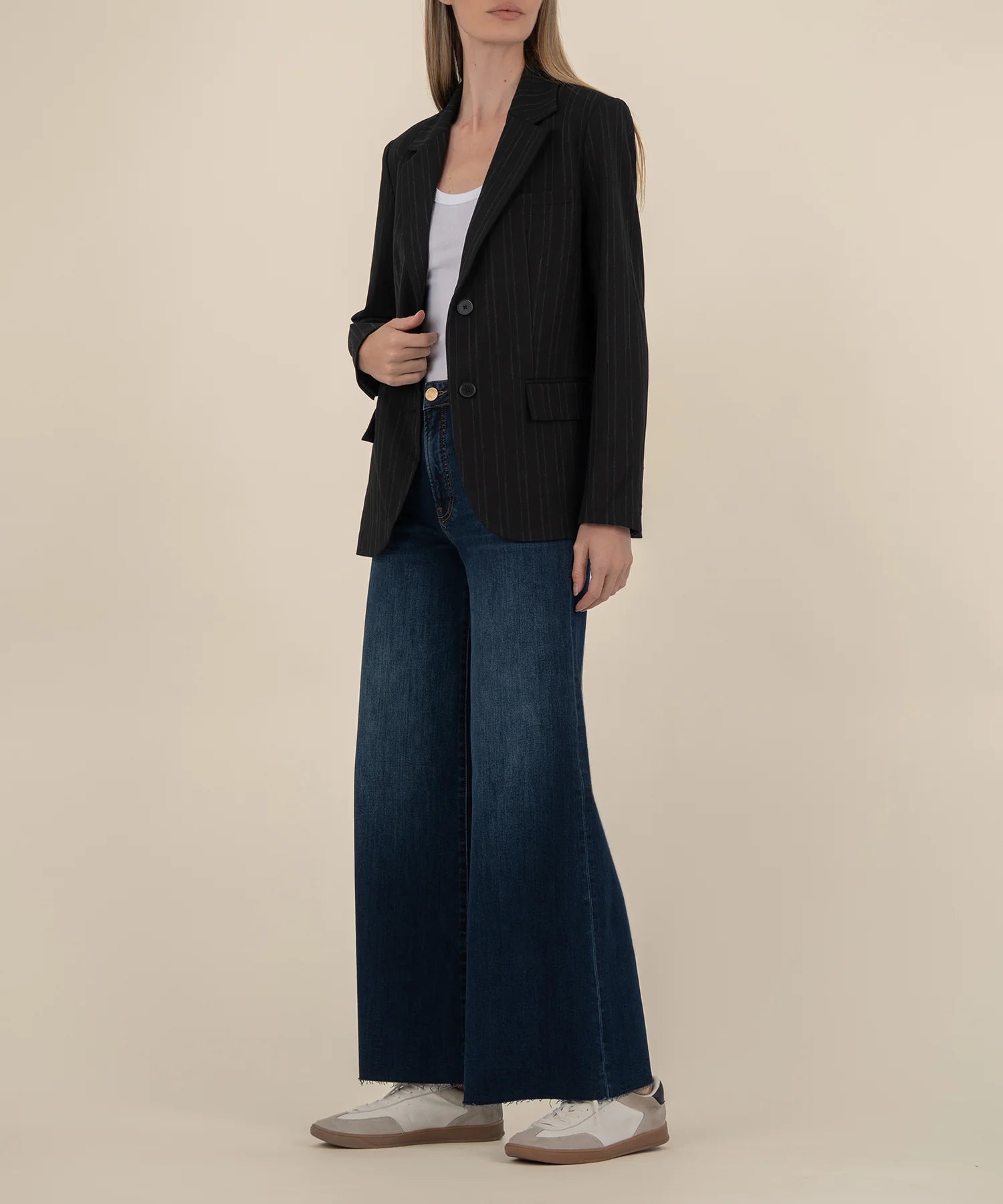 Ellie Blazer